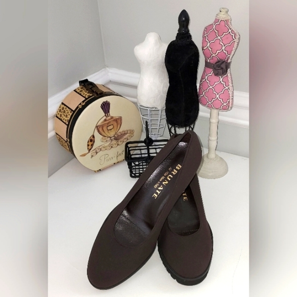 Brunate Brown Microfiber heeled dress shoes Sz 40 NWOB